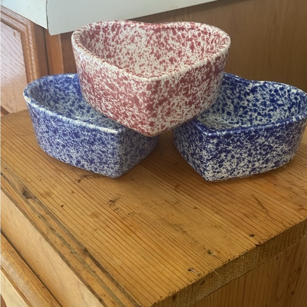 Charming Speckled Heart Bowls - Pink, Blue, and White